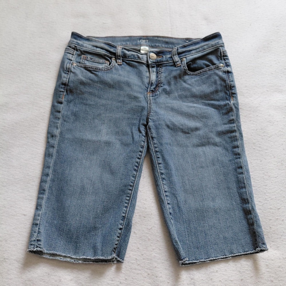 LOFT Bicycle Short Womens Size 4 Light Blue Denim Stretch Cotton Frayed Hem